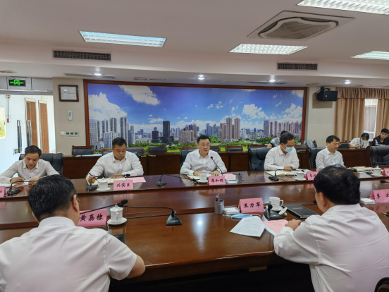 來(lái)賓市與皇氏集團(tuán)、華能舉行200萬(wàn)千瓦農(nóng)光牧儲(chǔ)大基地項(xiàng)目推進(jìn)座談會(huì)