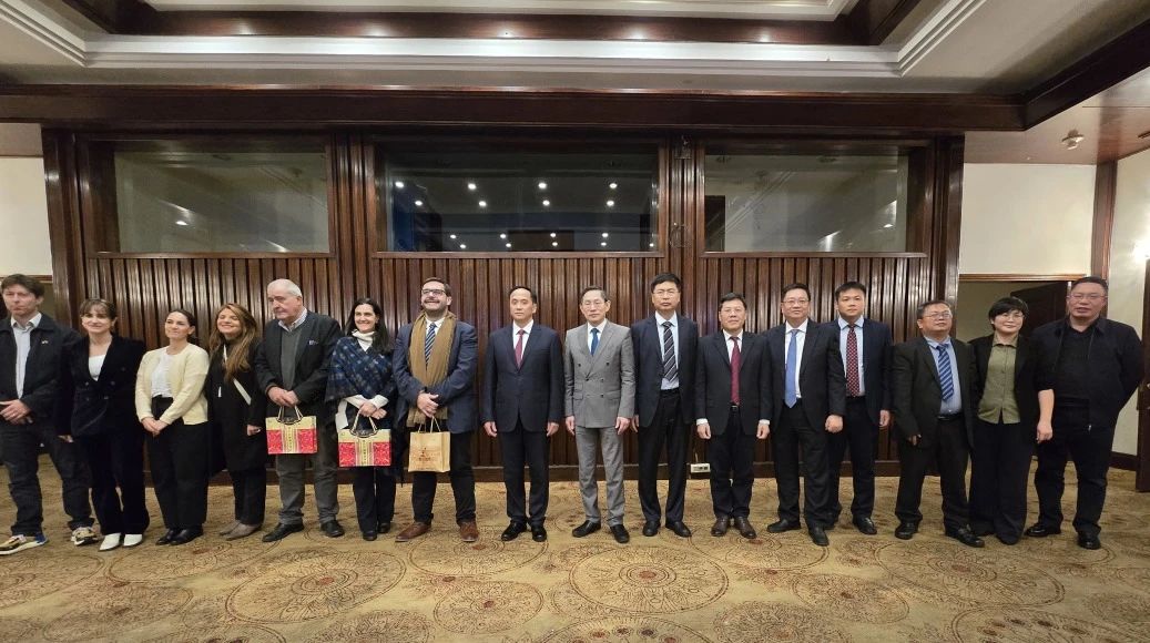 黃嘉棣董事長(zhǎng)隨廣西壯族自治區(qū)政府代表團(tuán)訪問烏拉圭，并應(yīng)邀參加相關(guān)活動(dòng)